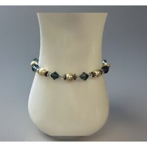 Cute Faux Pearl and Bead Bracelet by Bead Retreat. Measures 7"